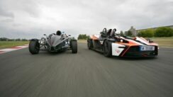 KTM X-Bow R vs Ariel Atom 300 on Track