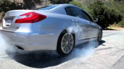Hyundai Genesis 5.0 R-Spec Burnout