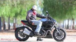 2012 Ducati Diavel Cromo vs Star VMAX