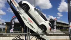 Isuzu Mux Ramp 4×4 Action